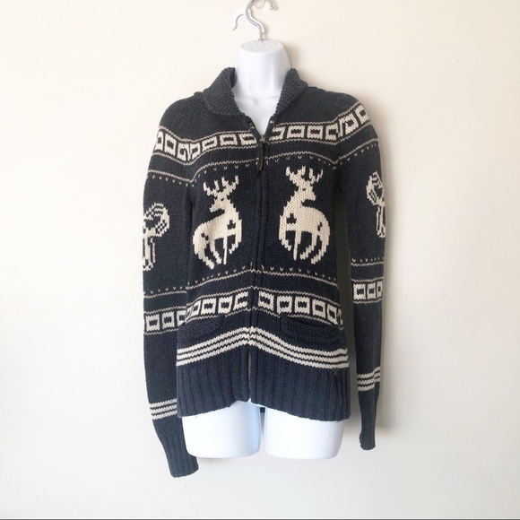 Aritzia Sweaters - Aritzia TNA Sea to Sky Reindeer Lambswool Sweater